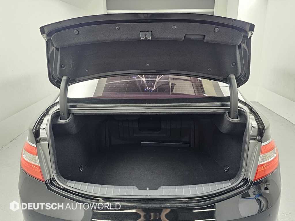 Hyundai Grandeur — photo 19