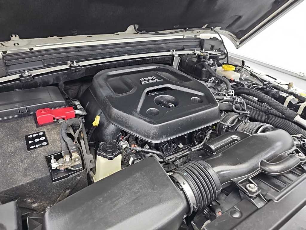 Jeep Wrangler — photo 05