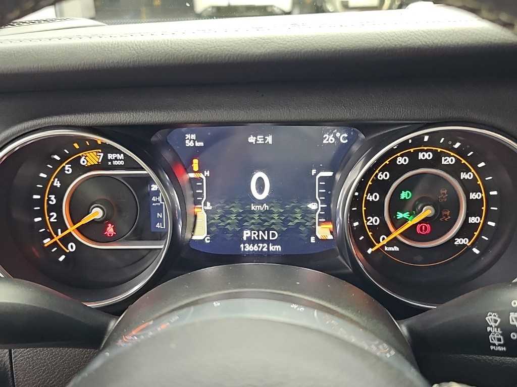 Jeep Wrangler — photo 06