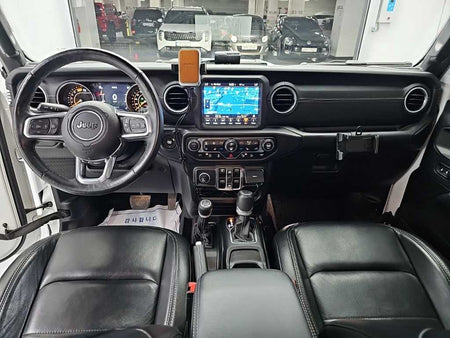 Jeep Wrangler — photo 07