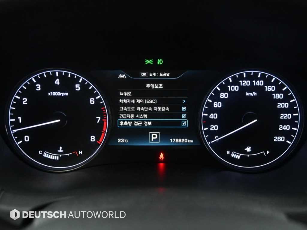 Hyundai Genesis — photo 08