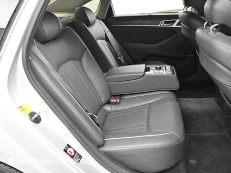 Hyundai Genesis — photo 12
