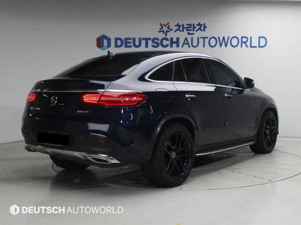 Mercedes-Benz GLE-Class — photo 02