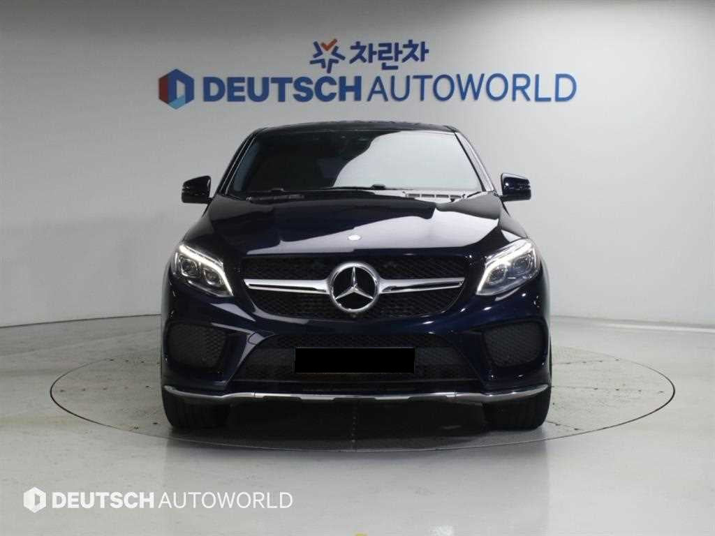 Mercedes-Benz GLE-Class — photo 03