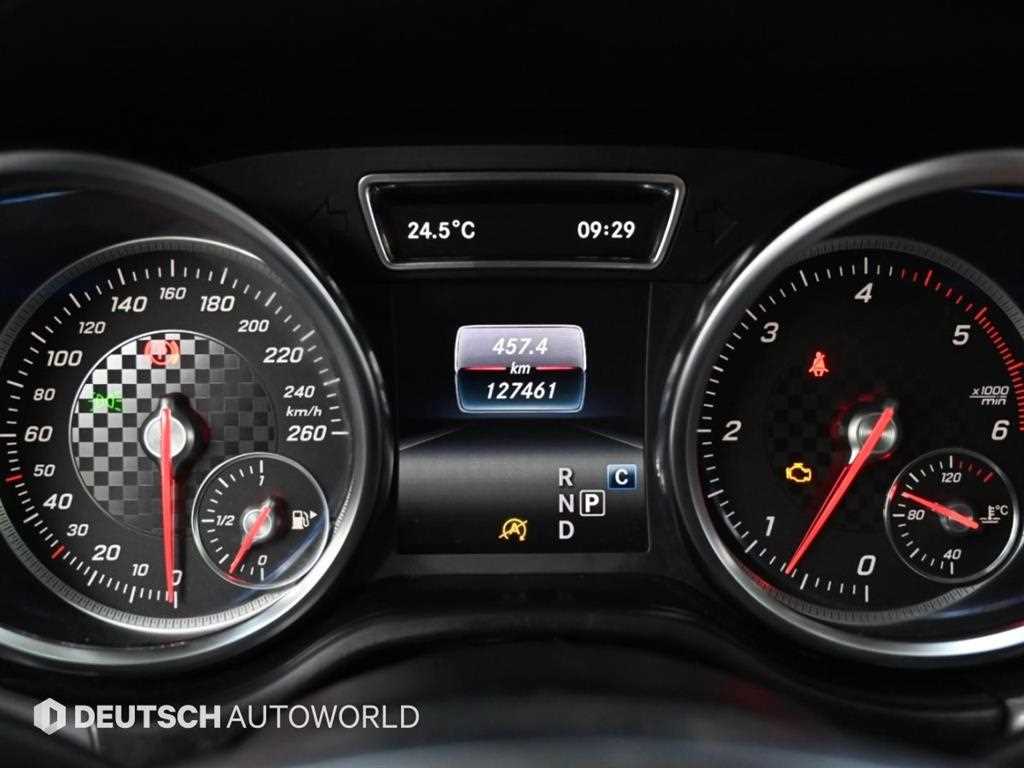 Mercedes-Benz GLE-Class — photo 08