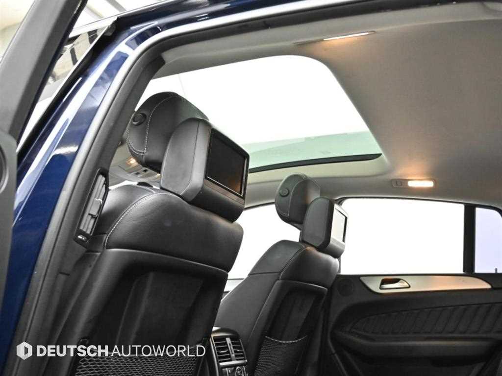 Mercedes-Benz GLE-Class — photo 18