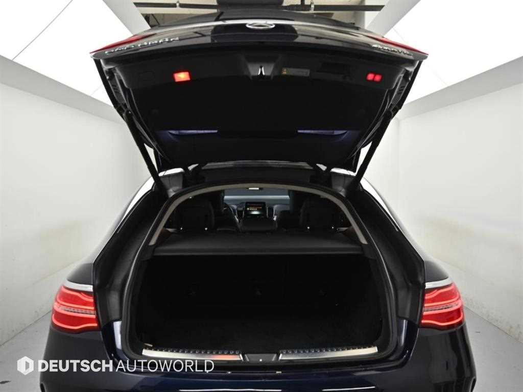 Mercedes-Benz GLE-Class — photo 19