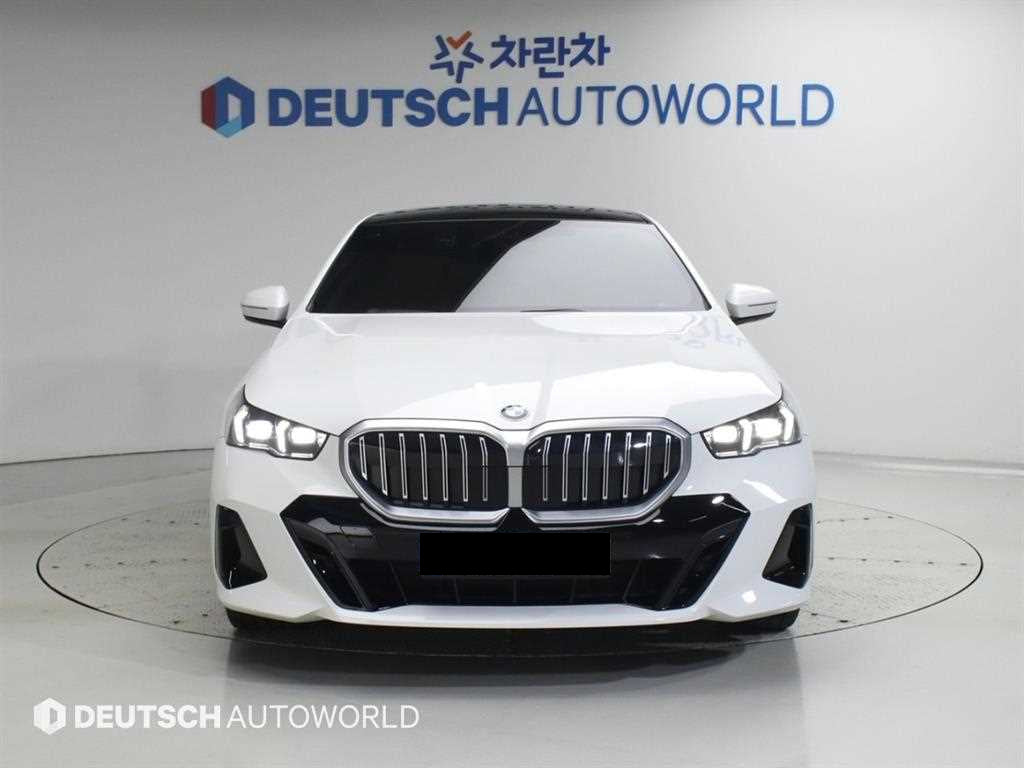BMW 5-Series — photo 03