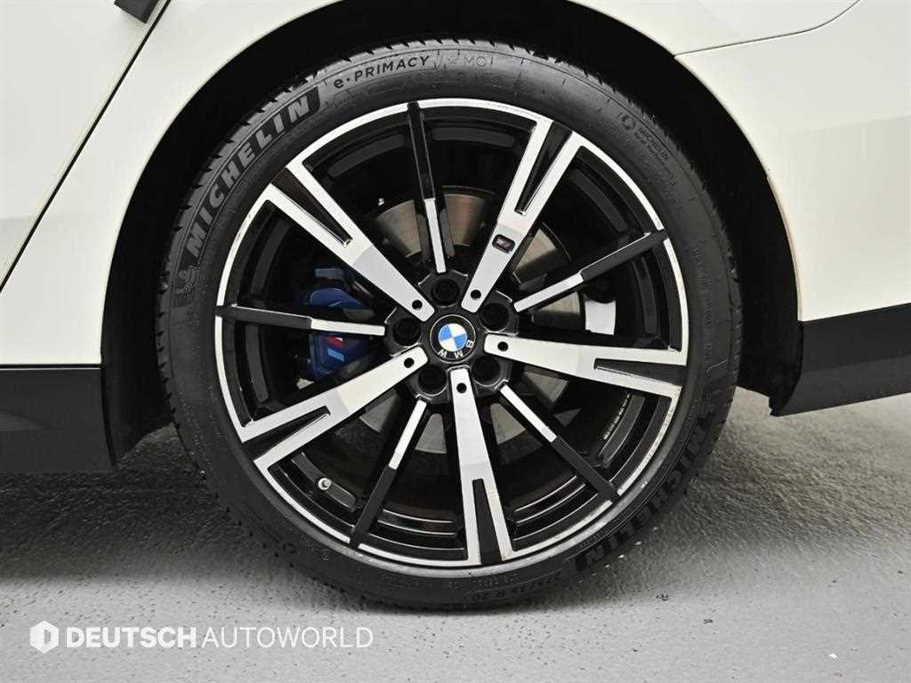 BMW 5-Series — photo 05