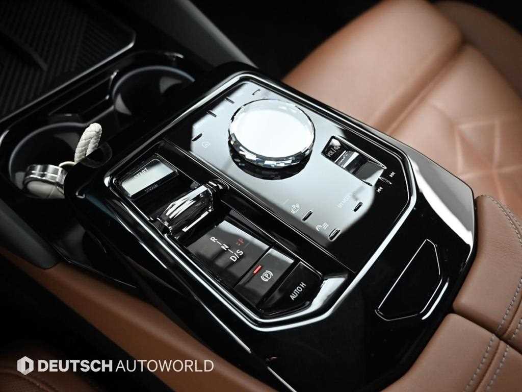 BMW 5-Series — photo 09