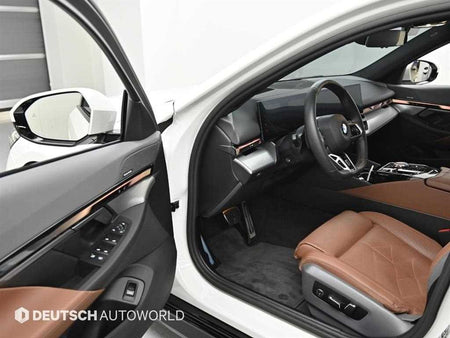 BMW 5-Series — photo 11