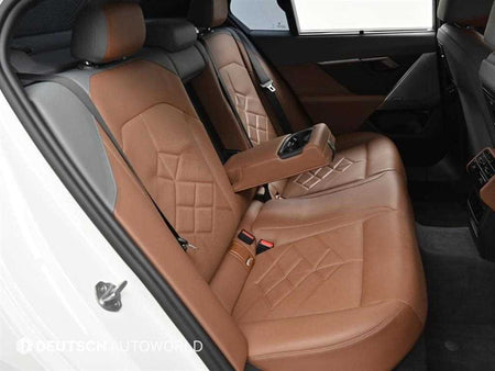 BMW 5-Series — photo 12