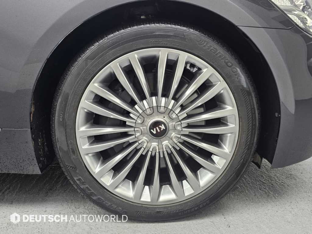 Kia K9 — photo 05