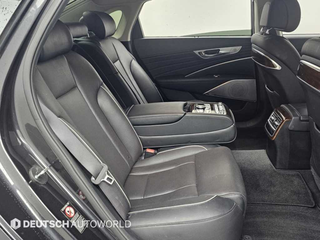 Kia K9 — photo 12