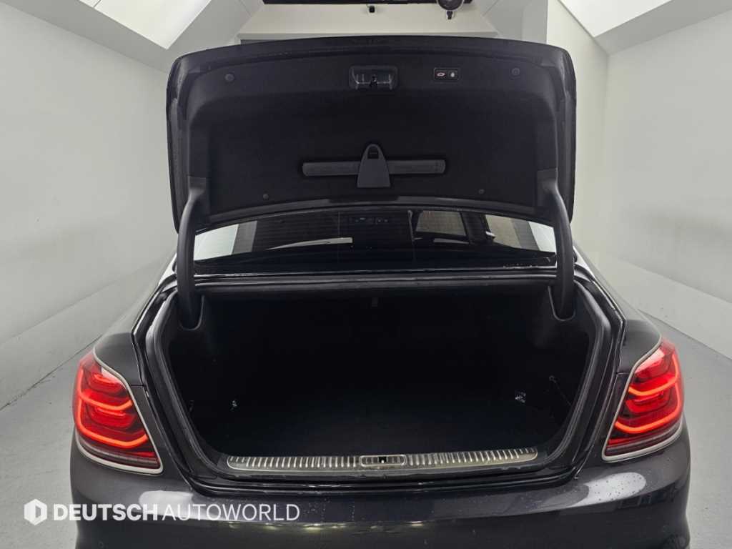 Kia K9 — photo 19