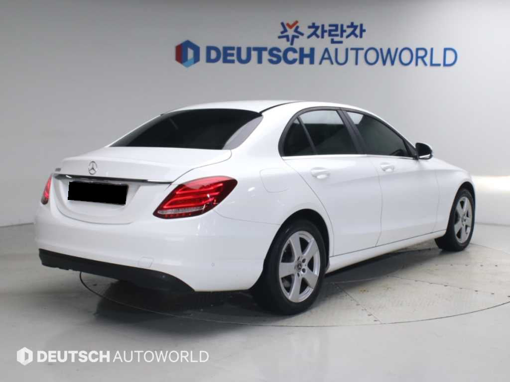 Mercedes-Benz C-Class — photo 02