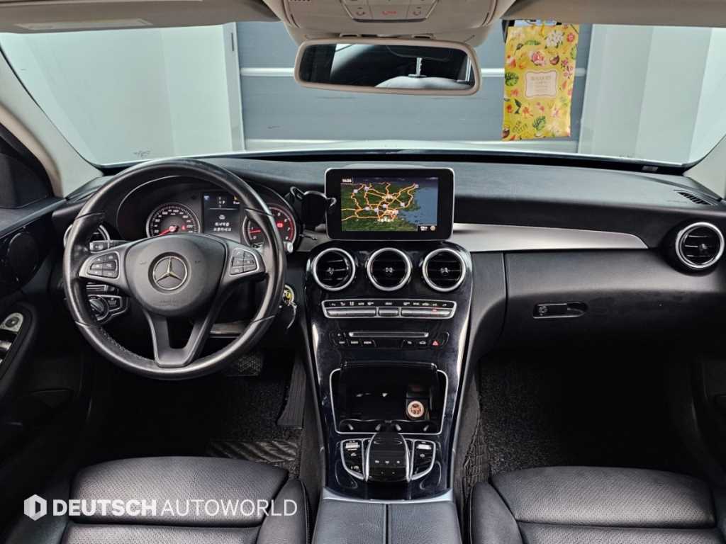 Mercedes-Benz C-Class — photo 07