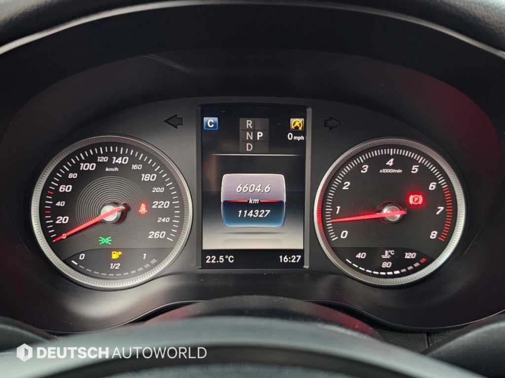 Mercedes-Benz C-Class — photo 08