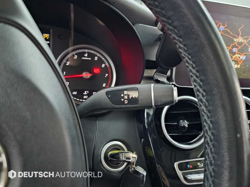 Mercedes-Benz C-Class — photo 09