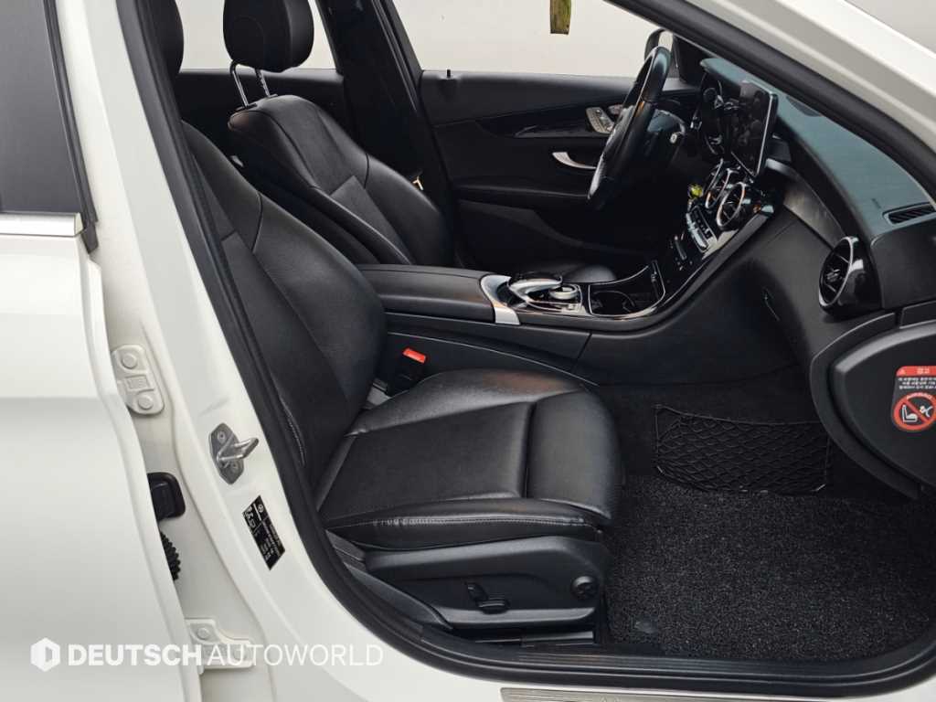 Mercedes-Benz C-Class — photo 10