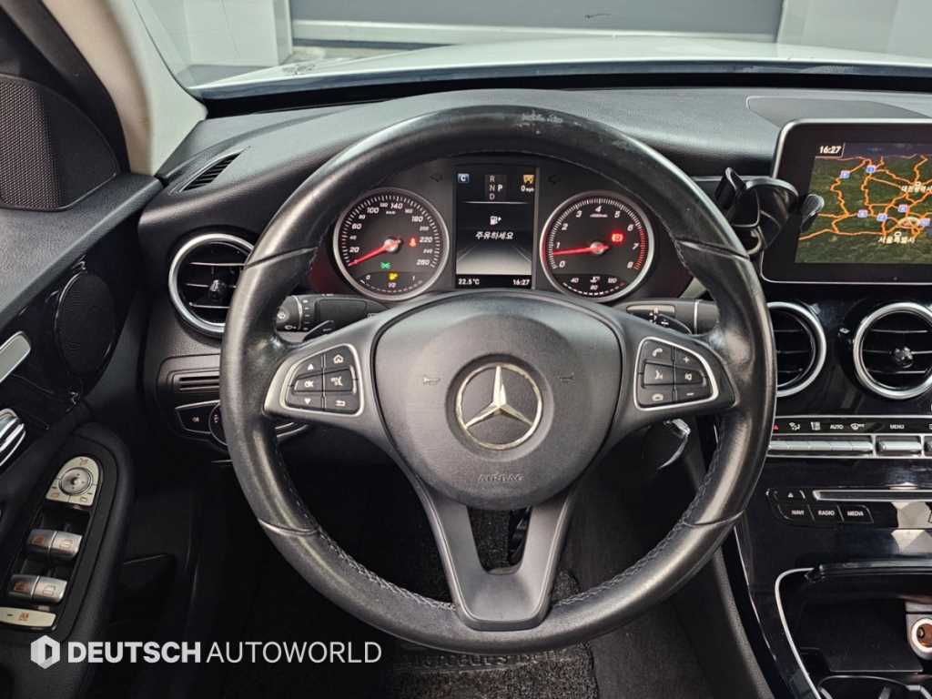 Mercedes-Benz C-Class — photo 13
