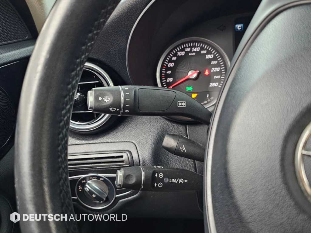 Mercedes-Benz C-Class — photo 16