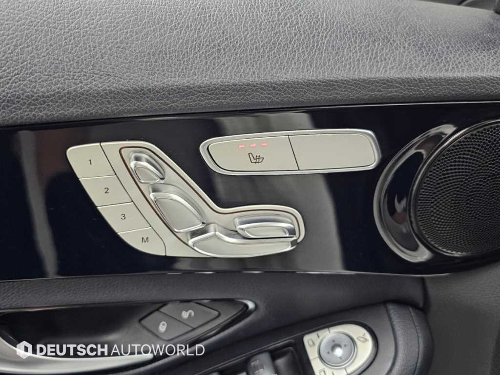 Mercedes-Benz C-Class — photo 17