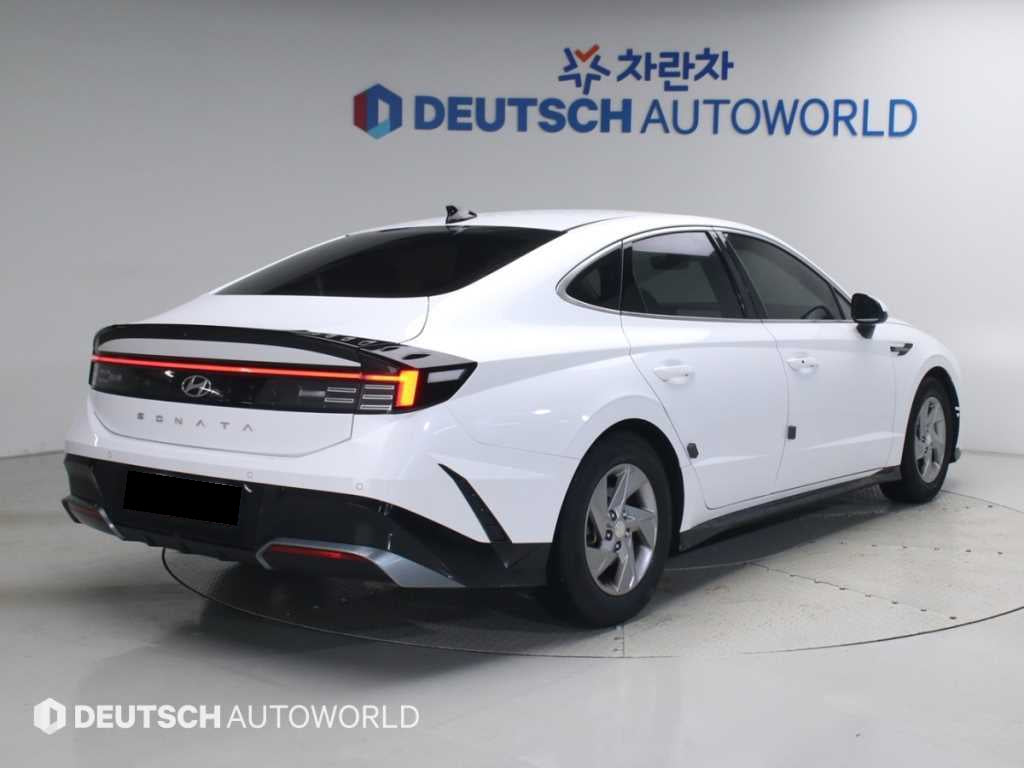 Hyundai Sonata — photo 02