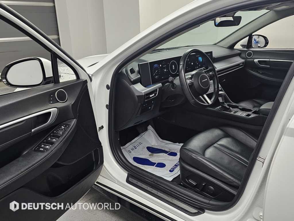 Hyundai Sonata — photo 11