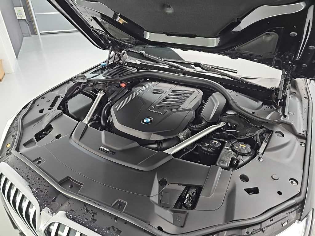 BMW 7-Series — photo 05