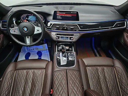 BMW 7-Series — photo 07