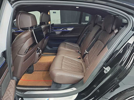 BMW 7-Series — photo 12