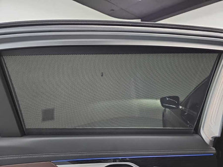 BMW 7-Series — photo 14