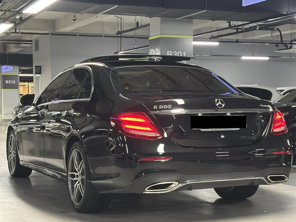 Mercedes-Benz E-Class — photo 04
