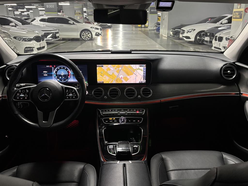 Mercedes-Benz E-Class — photo 05