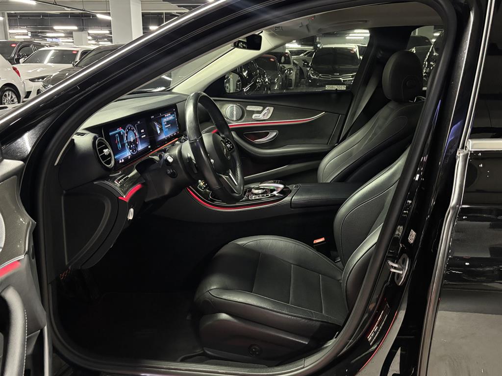 Mercedes-Benz E-Class — photo 07