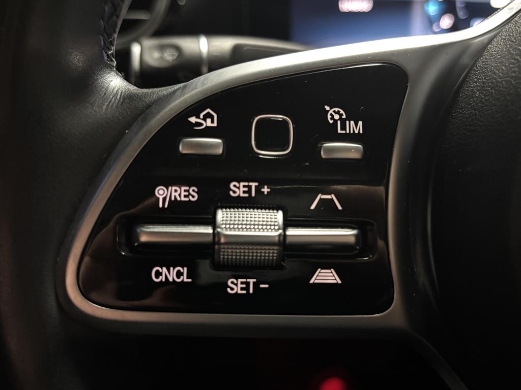 Mercedes-Benz E-Class — photo 14