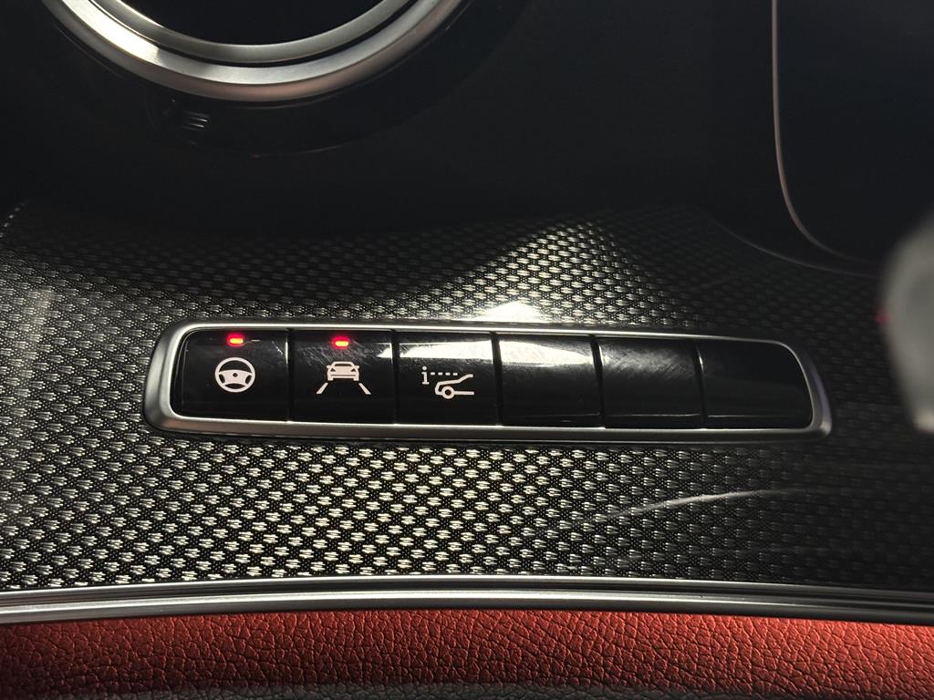 Mercedes-Benz E-Class — photo 17
