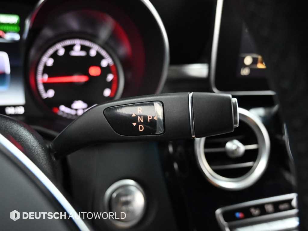Mercedes-Benz C-Class — photo 09