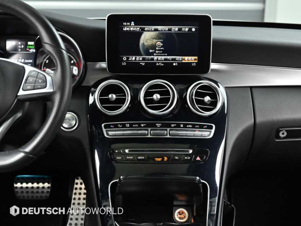 Mercedes-Benz C-Class — photo 14