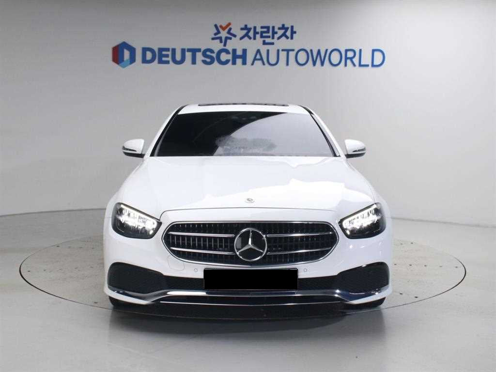 Mercedes-Benz E-Class — photo 03