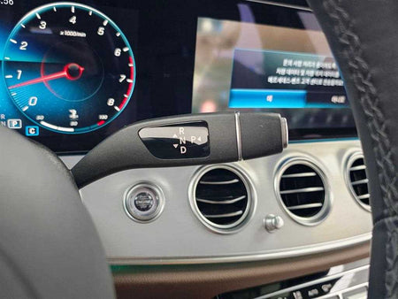 Mercedes-Benz E-Class — photo 09