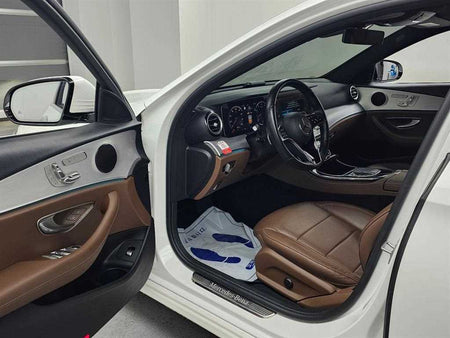 Mercedes-Benz E-Class — photo 11