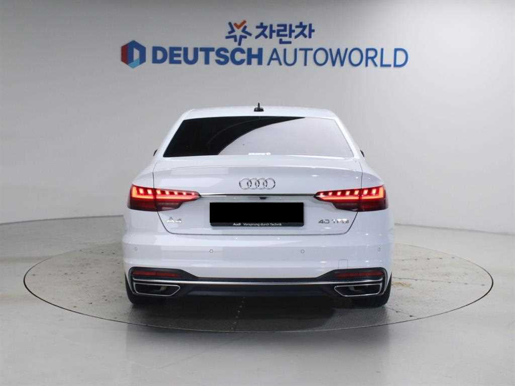 Audi A4 — photo 04