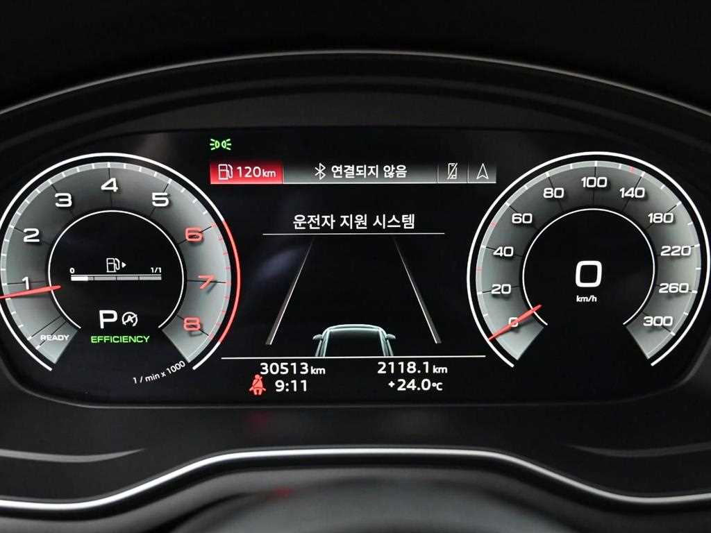 Audi A4 — photo 08