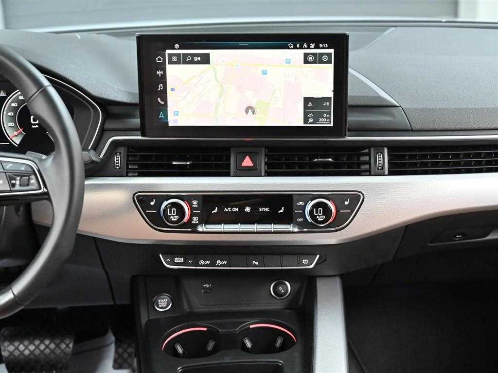 Audi A4 — photo 14