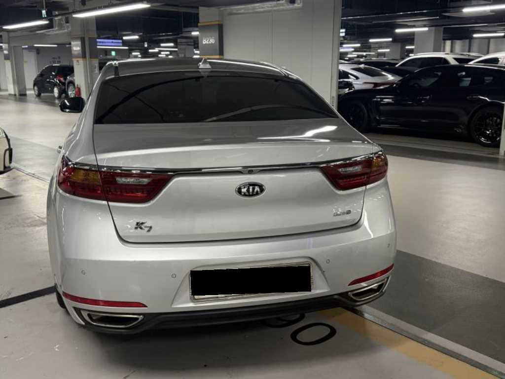 Kia K7 — photo 04