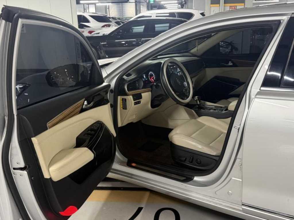 Kia K7 — photo 05