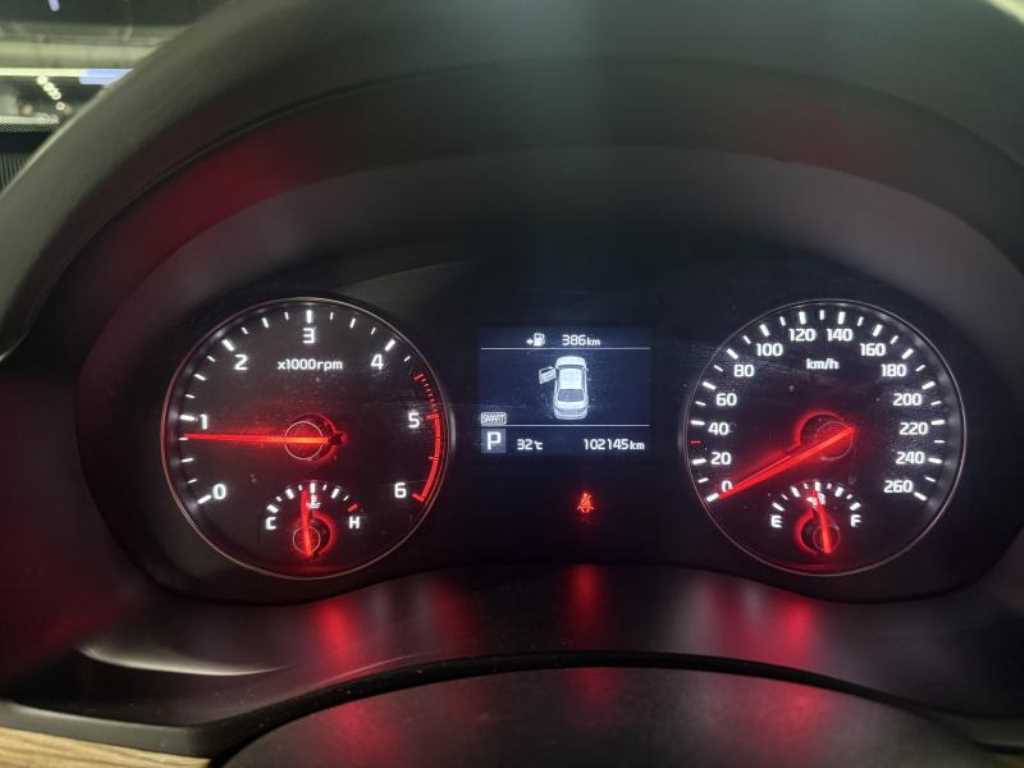 Kia K7 — photo 09