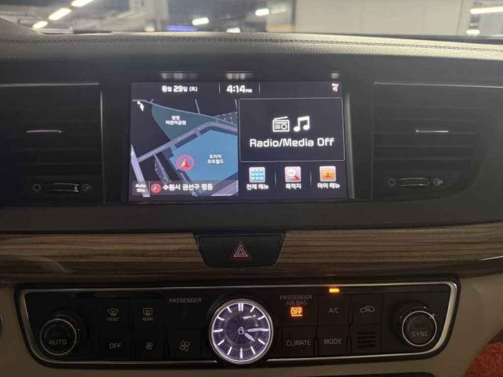 Kia K7 — photo 13